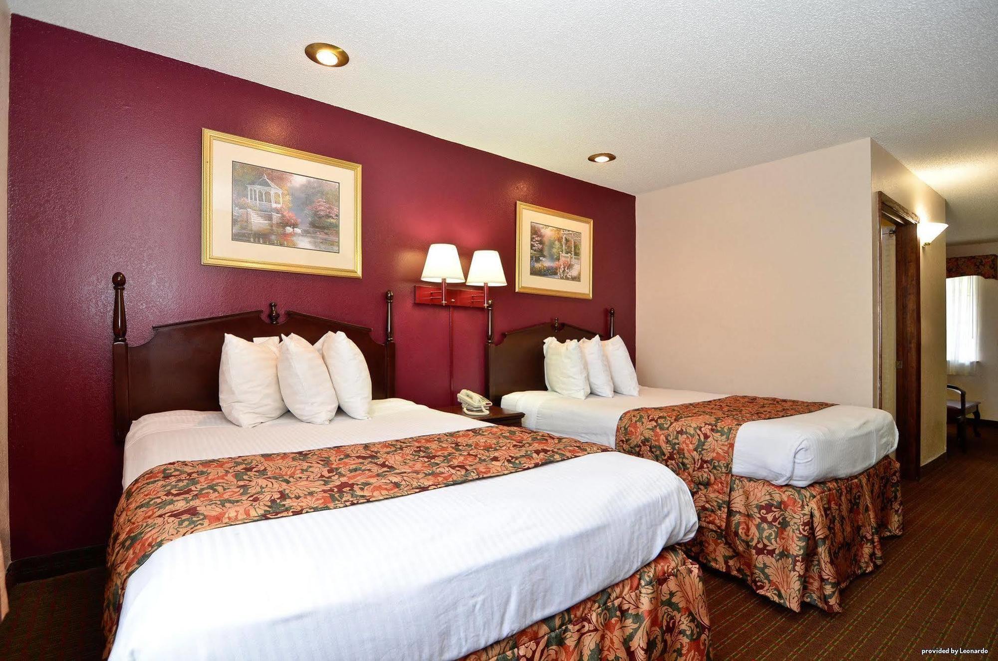 Red Roof Inn & Suites Jackson - Richland Exterior photo
